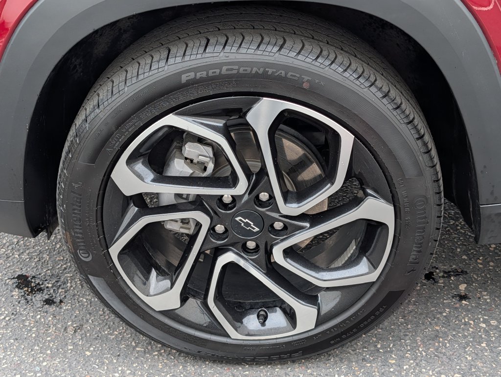 Used 2024 Chevrolet Trax RS w/ Sunroof Package FWD image 15