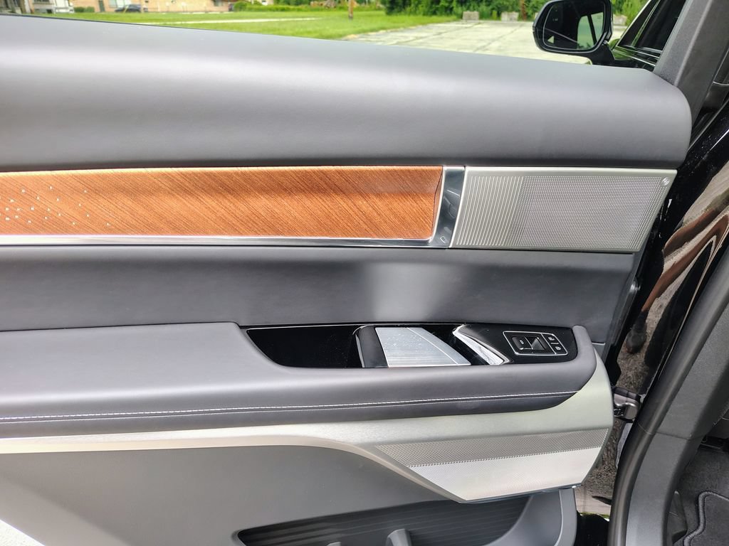 New 2027 Cadillac Vistiq Premium Luxury AWD/4WD image 32