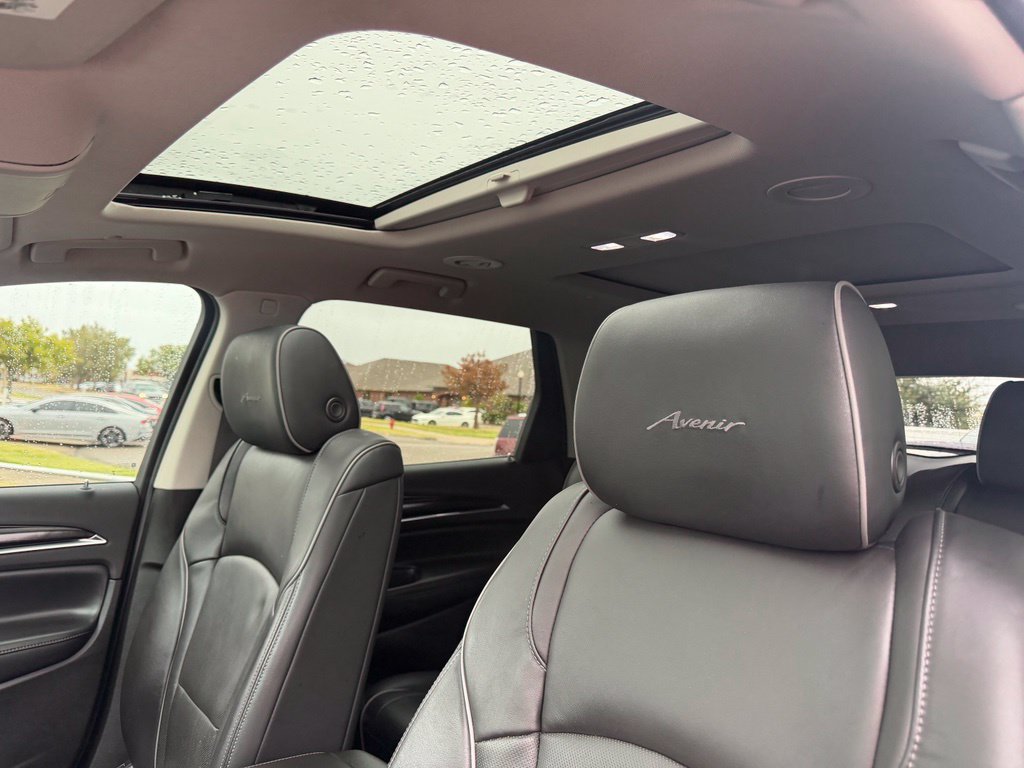 Used 2021 Buick Enclave Avenir w/ Avenir Technology Package FWD image 29