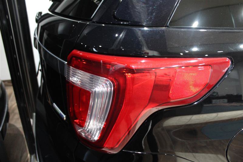 Used 2016 Ford Explorer Platinum AWD/4WD image 11