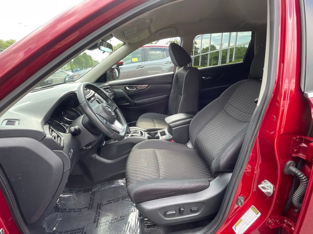 Used 2019 Nissan Rogue SV AWD/4WD image 17