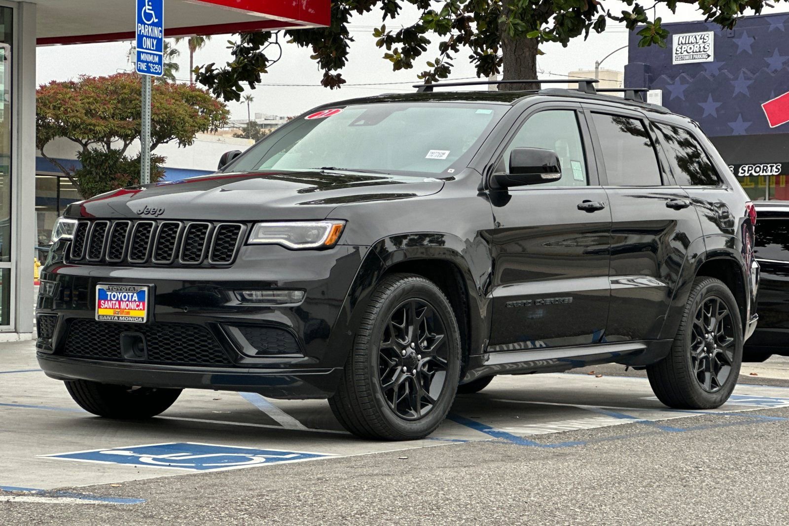 Used 2021 Jeep Grand Cherokee Limited X RWD image 8