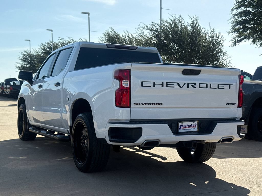 Used 2023 Chevrolet Silverado 1500 RST w/ Redline Edition AWD/4WD image 7