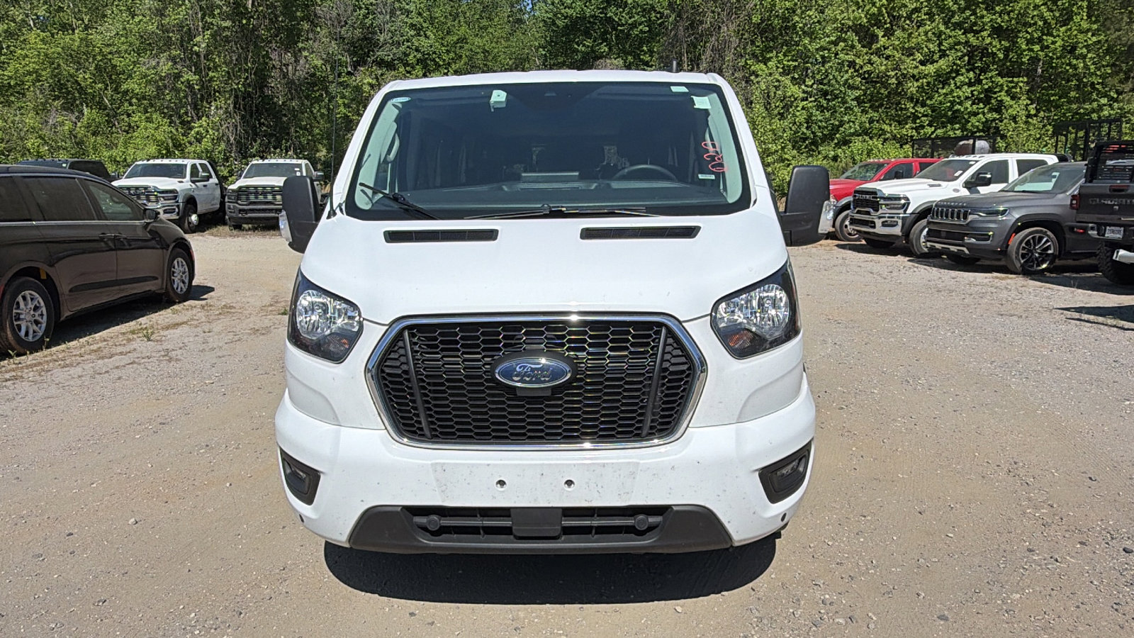 Used 2025 Ford Transit 350 XLT RWD image 3