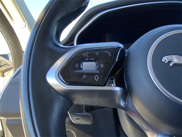 Used 2021 Jaguar F-PACE image 8