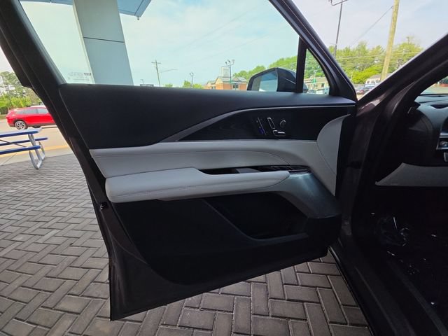 Used 2026 Cadillac Lyriq Premium Luxury w/ LPO, Floor Liner Package AWD/4WD image 11