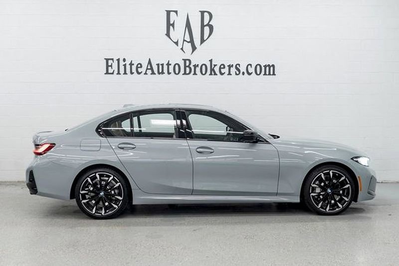 Used 2025 BMW 330i xDrive w/ M-Sport Package image 5