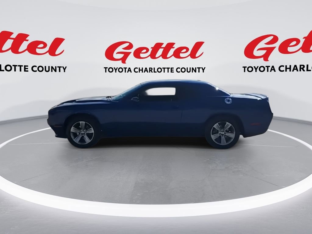 Used 2021 Dodge Challenger SXT image 5