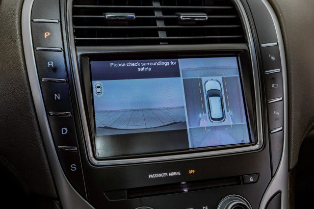 Used 2016 Lincoln MKX Reserve w/ Technology Package FWD image 22