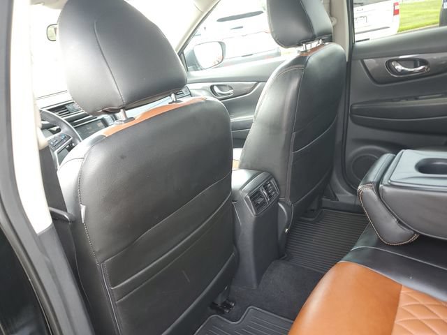 Used 2019 Nissan Rogue SV w/ Premium Package AWD/4WD image 14