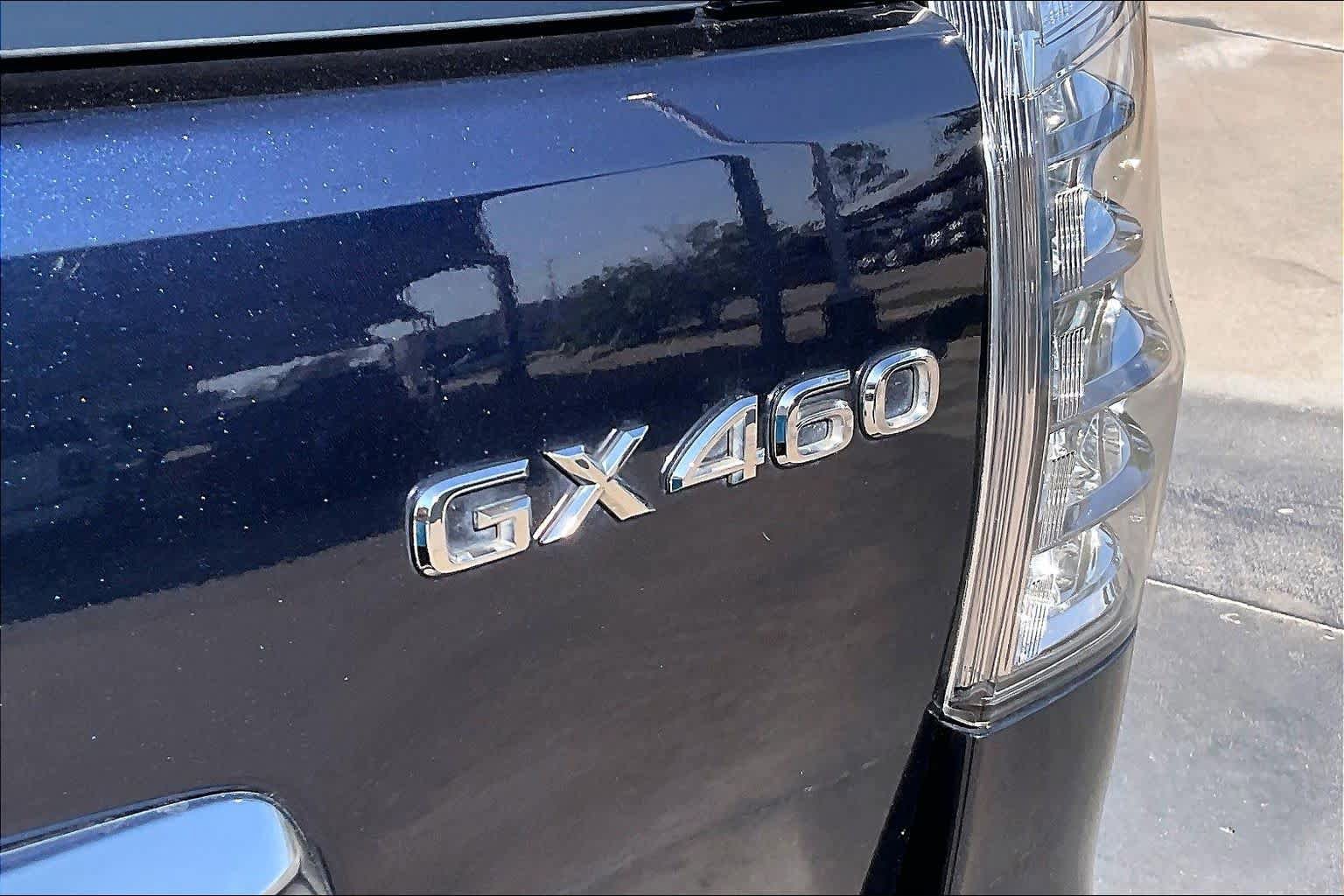 Used 2023 Lexus GX 460 Luxury w/ Accessory Package AWD/4WD image 10