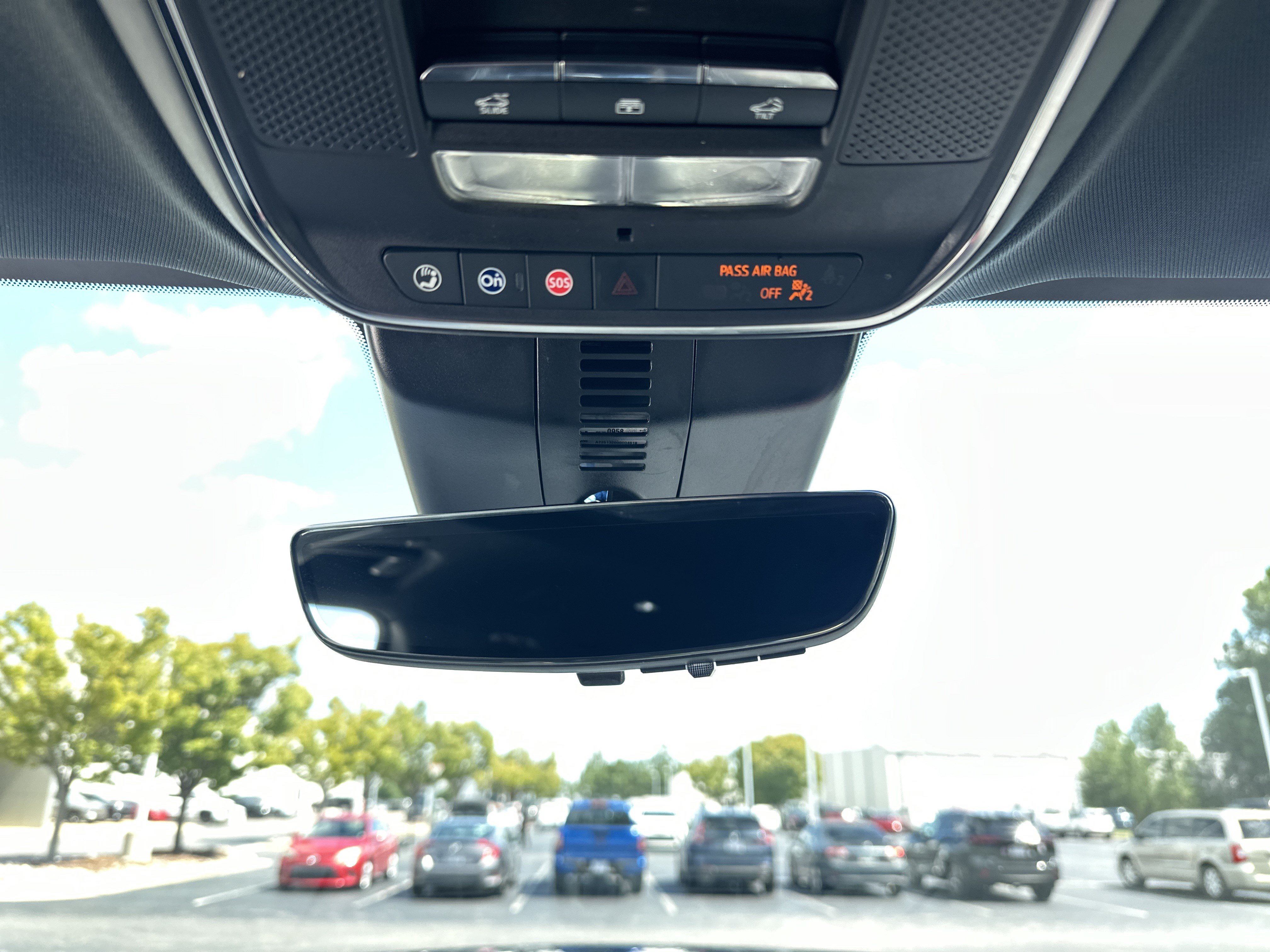 Used 2025 Chevrolet Traverse RS FWD image 27