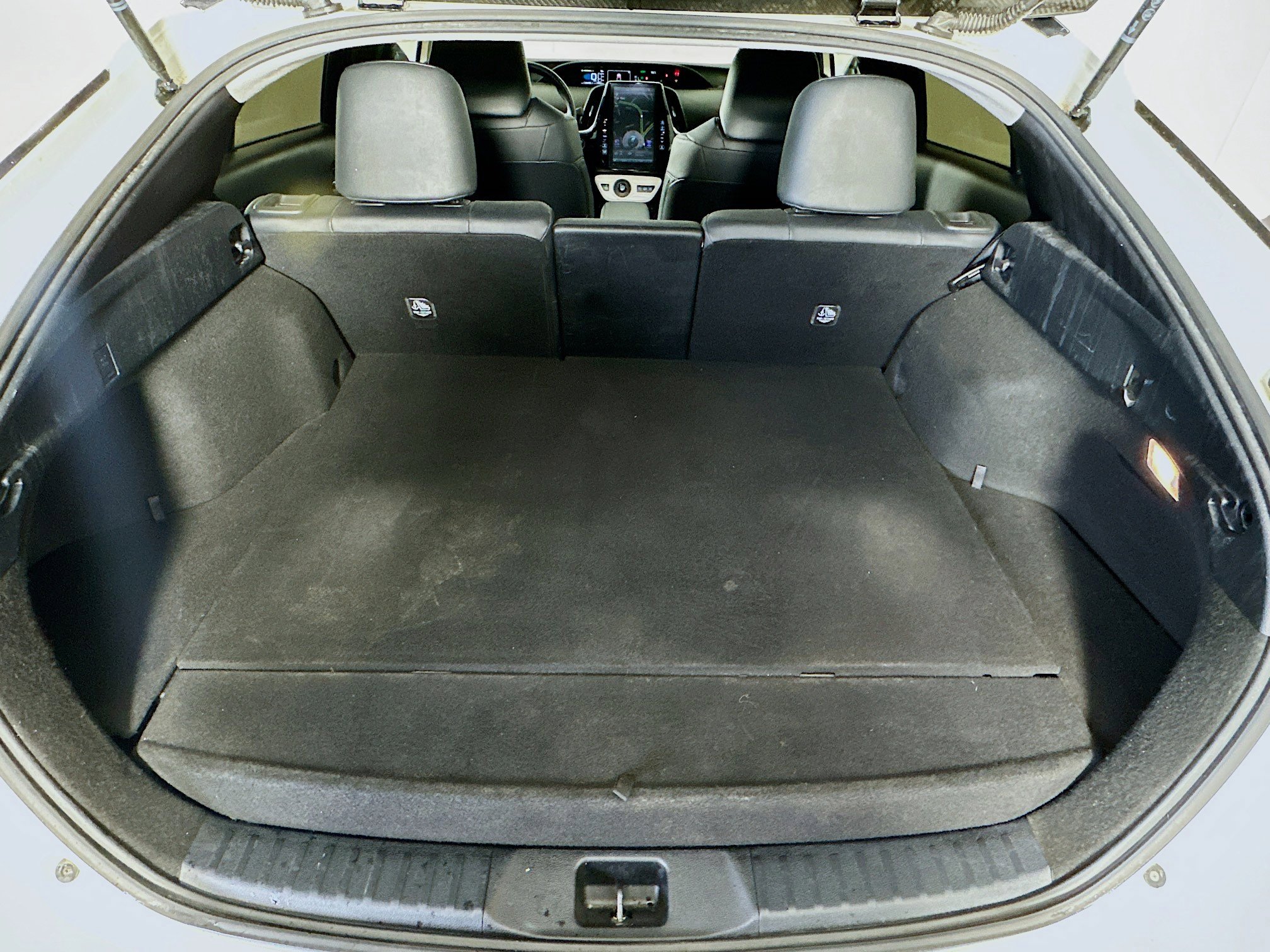 Used 2018 Toyota Prius Prime Premium FWD image 27