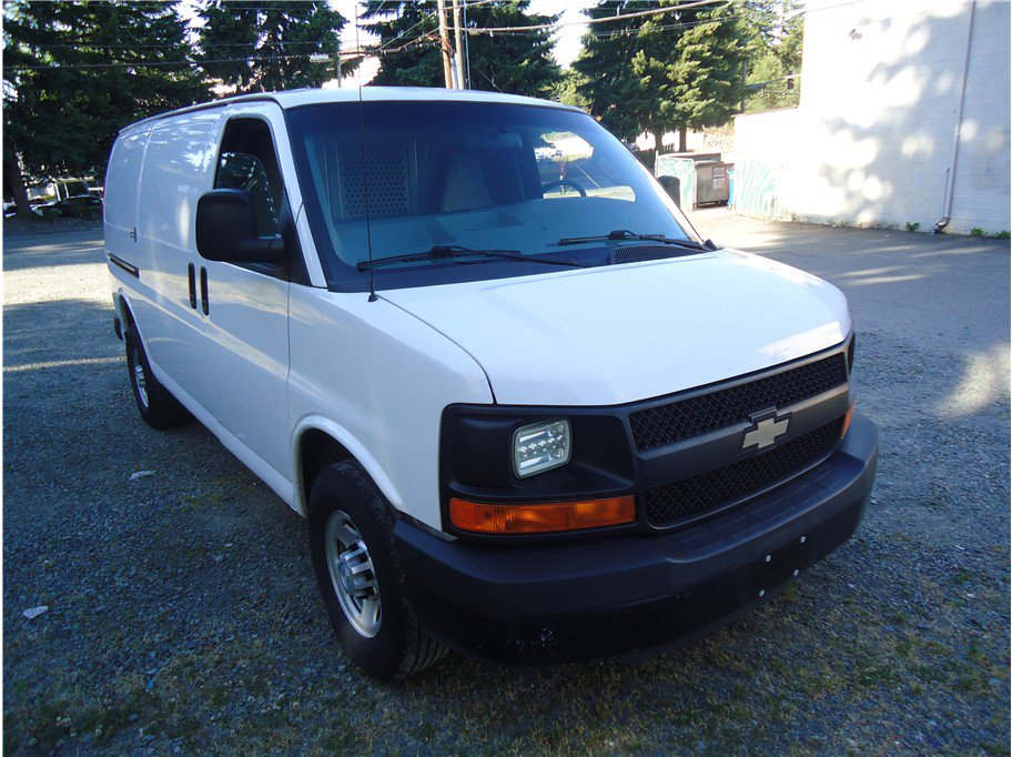 Used 2016 Chevrolet Express 2500 RWD image 4
