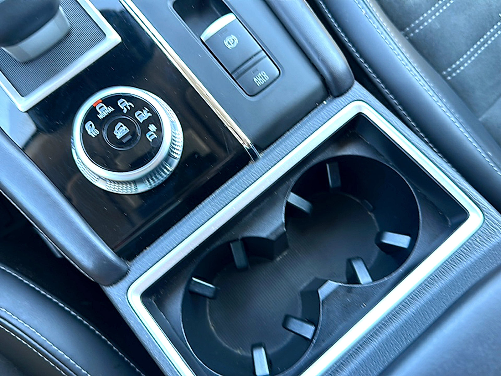 Used 2024 Mitsubishi Outlander SE image 37