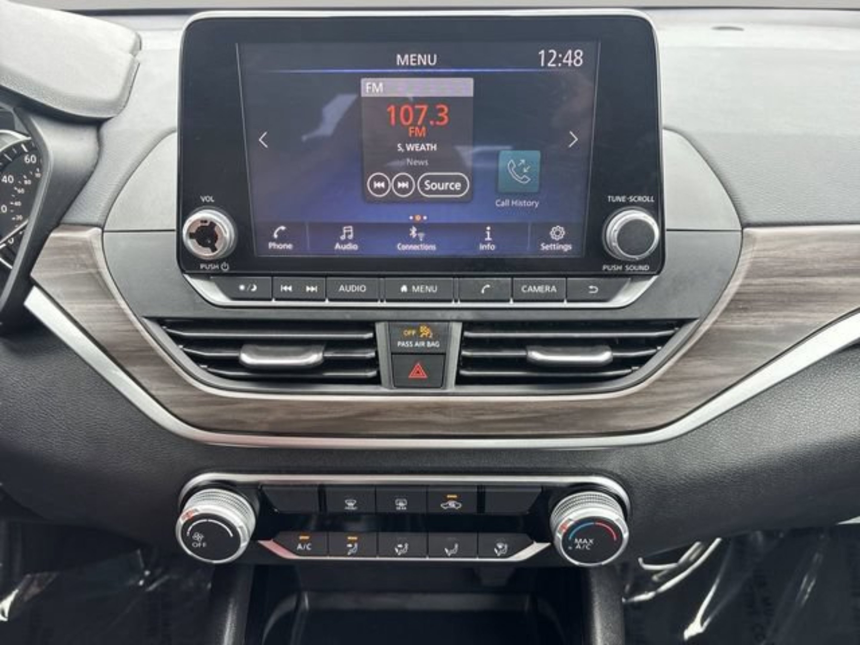 Used 2024 Nissan Altima 2.5 SV FWD image 17