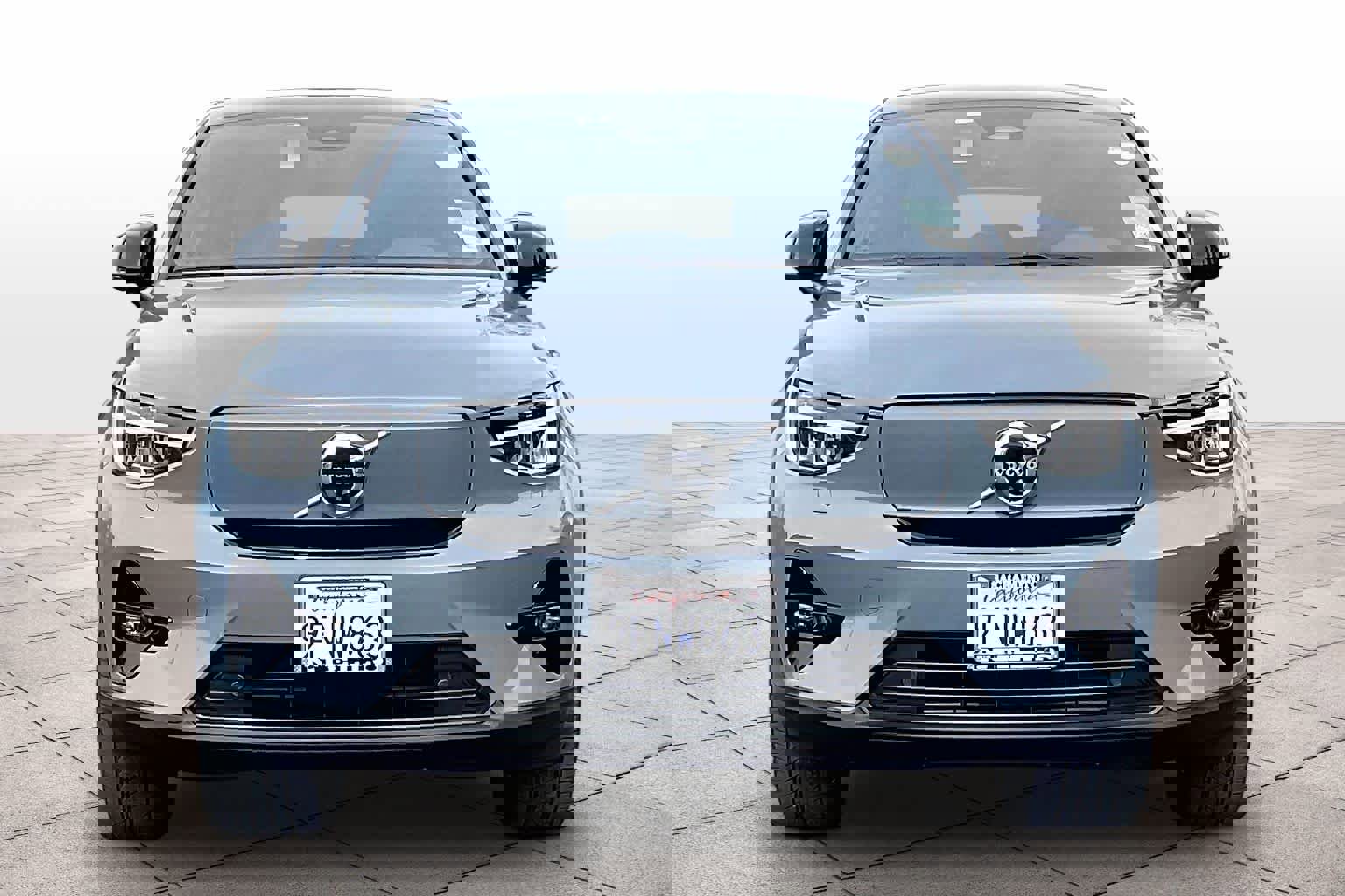 Used 2023 Volvo C40 P8 Recharge Plus w/ Climate Package image 3