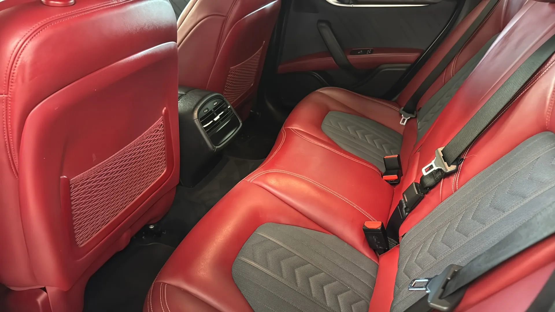 Used 2017 Maserati Ghibli w/ Luxury Package RWD image 28