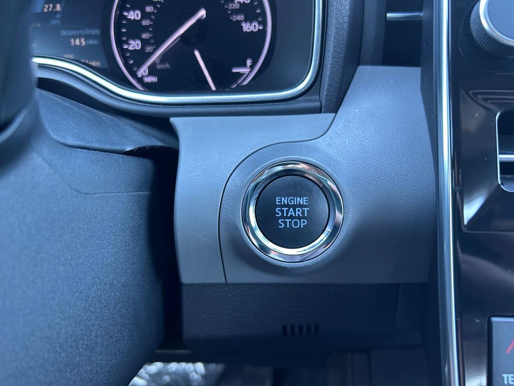 Used 2019 Toyota Avalon Limited image 37