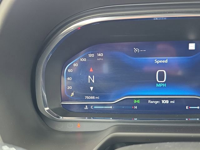 Used 2022 Chevrolet Suburban Z71 w/ Luxury Package AWD/4WD image 22