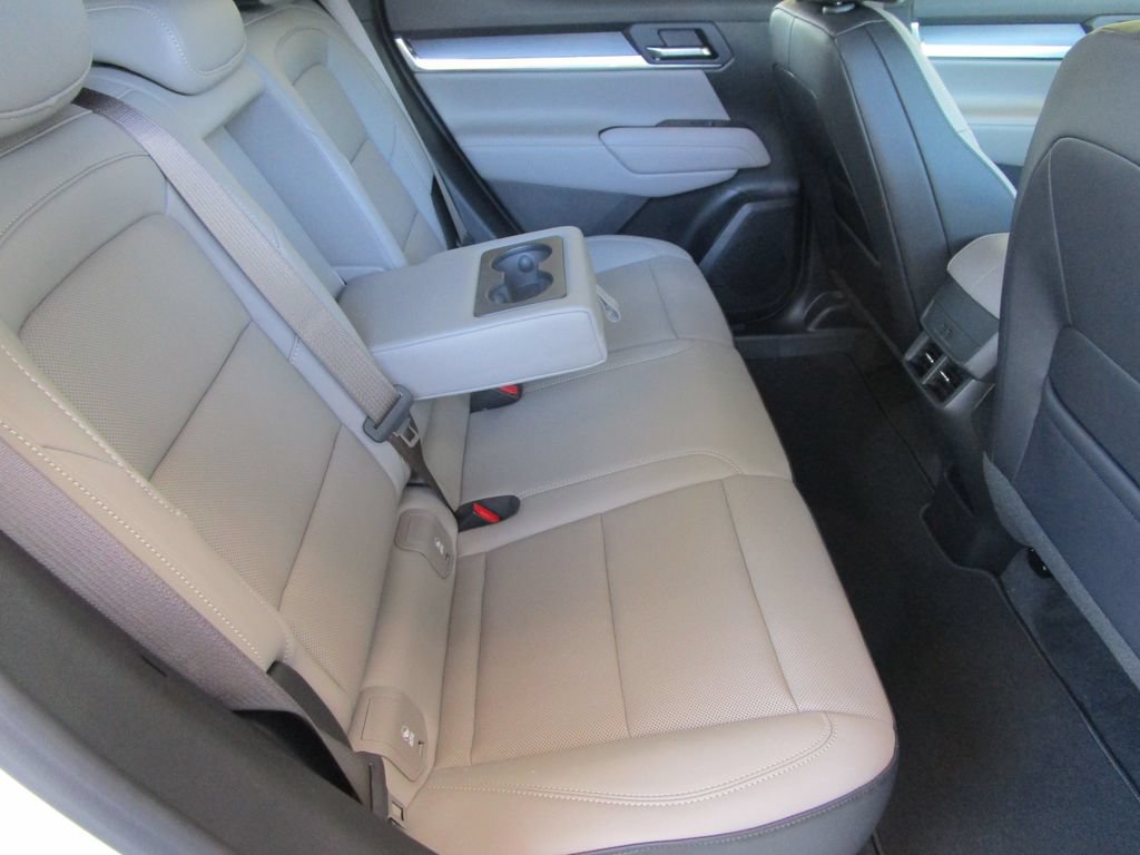 New 2027 GMC Terrain Elevation w/ Elevation Premium Package FWD image 18