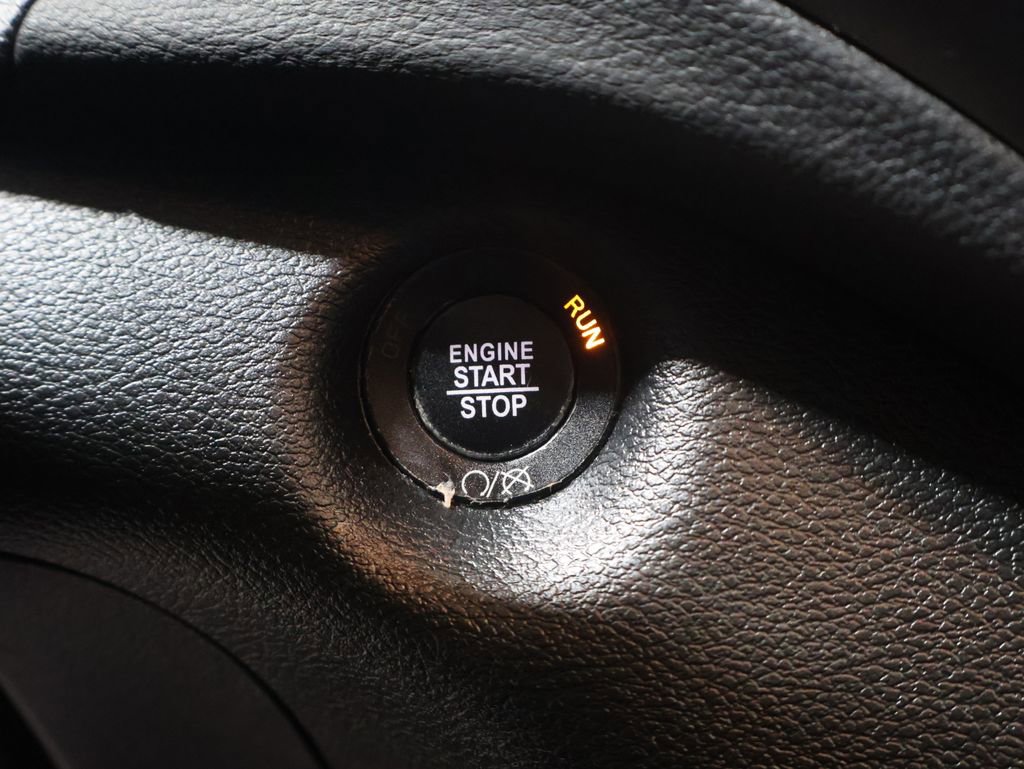 Certified 2022 Jeep Cherokee Limited image 30