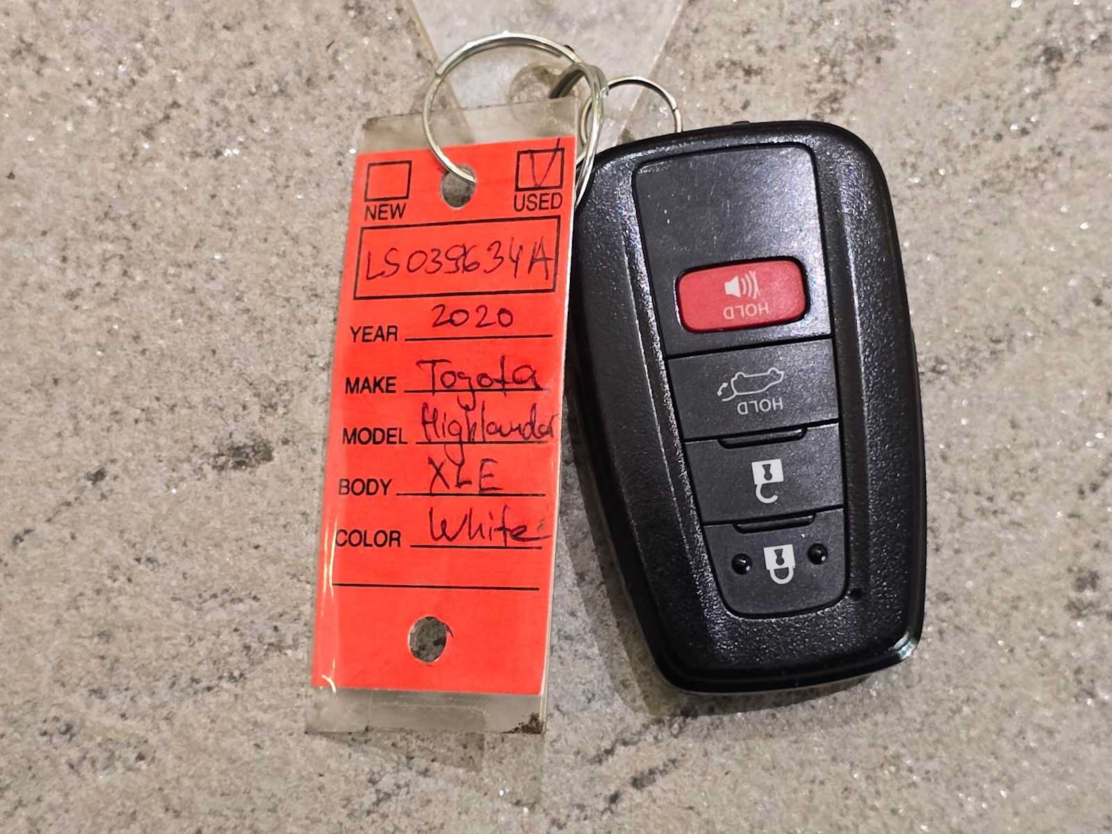 Certified 2020 Toyota Highlander XLE AWD/4WD image 33
