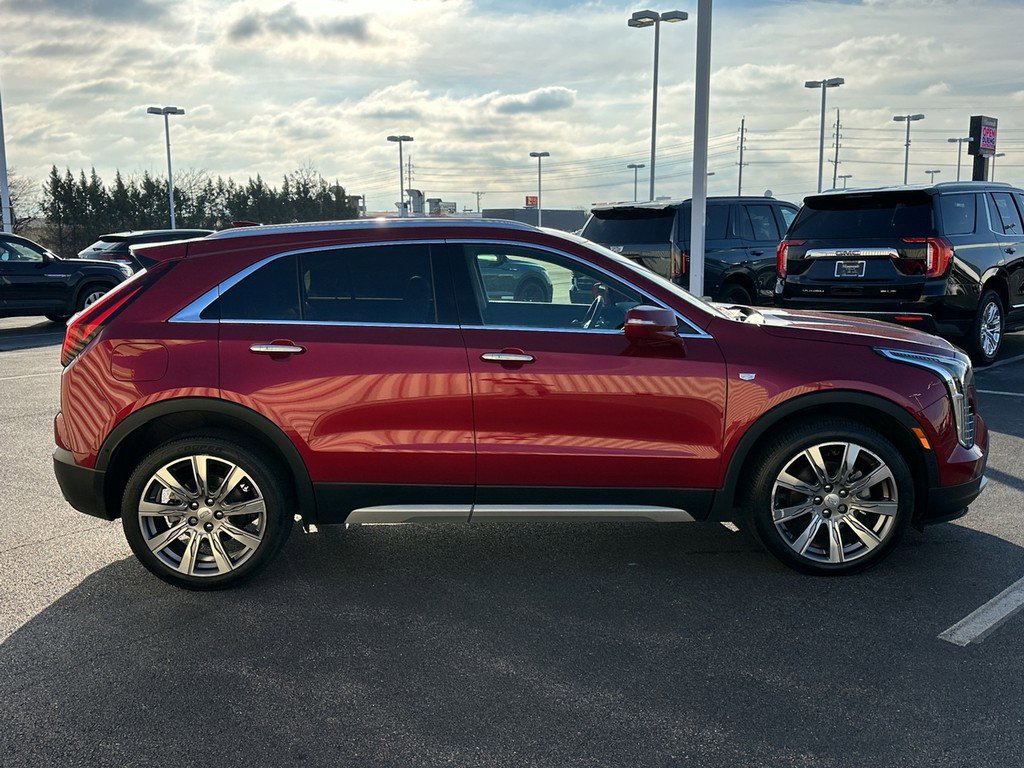 Used 2019 Cadillac XT4 Premium Luxury w/ Enhanced Visibility Package image 4
