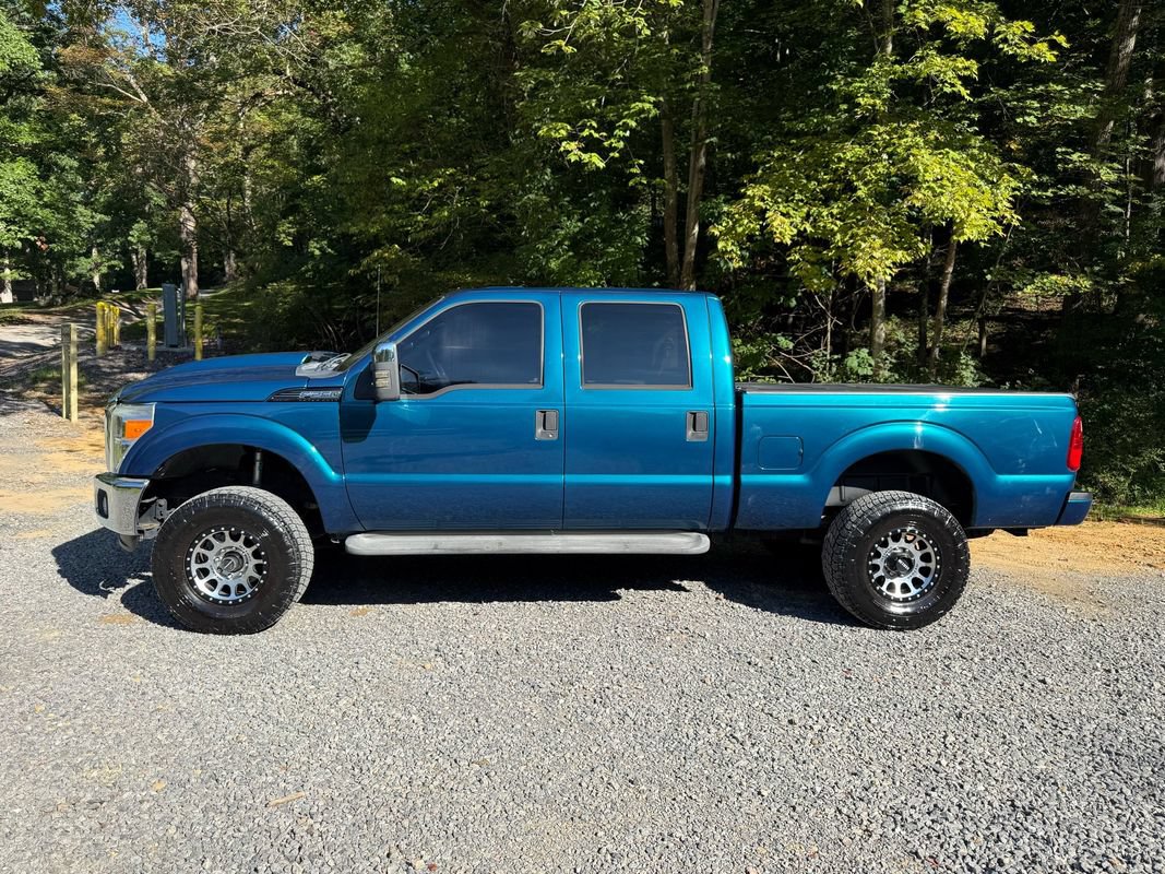 Used 2002 Ford F250 Lariat AWD/4WD image 2