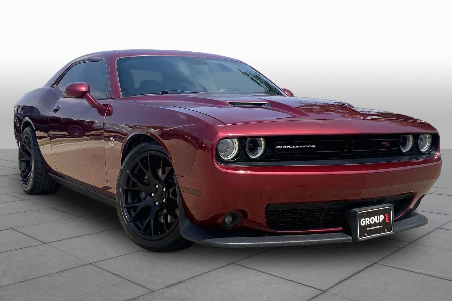 Used 2018 Dodge Challenger R/T Scat Pack w/ Leather Interior Group RWD image 3