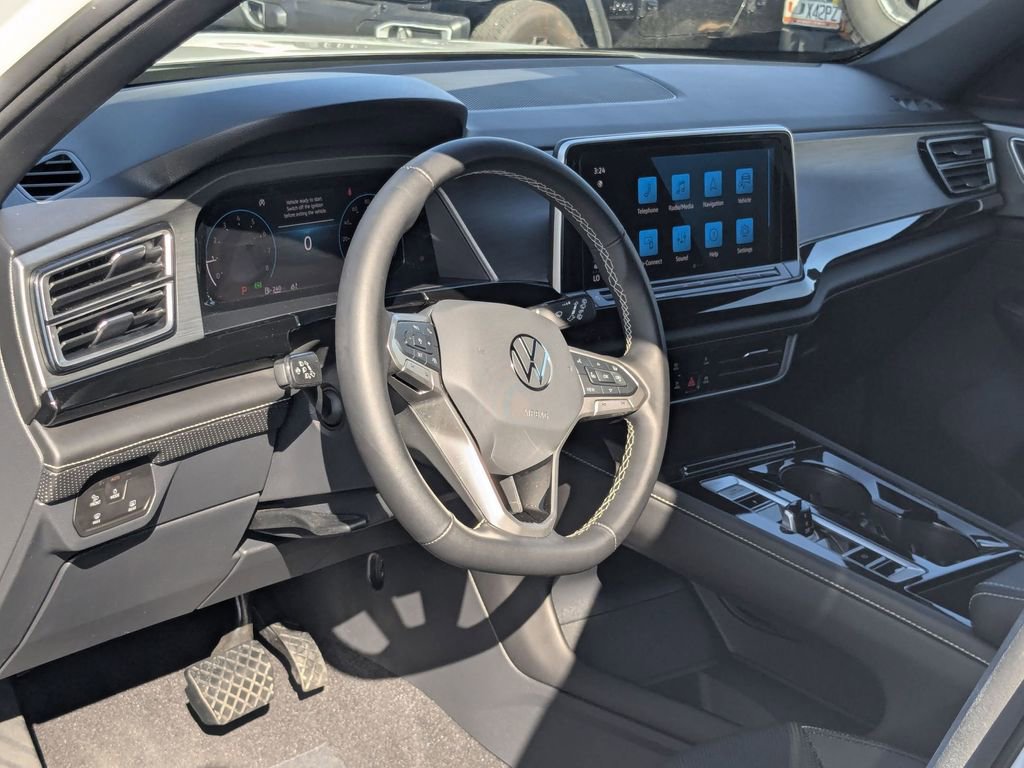 Used 2025 Volkswagen Atlas Cross Sport SE image 13