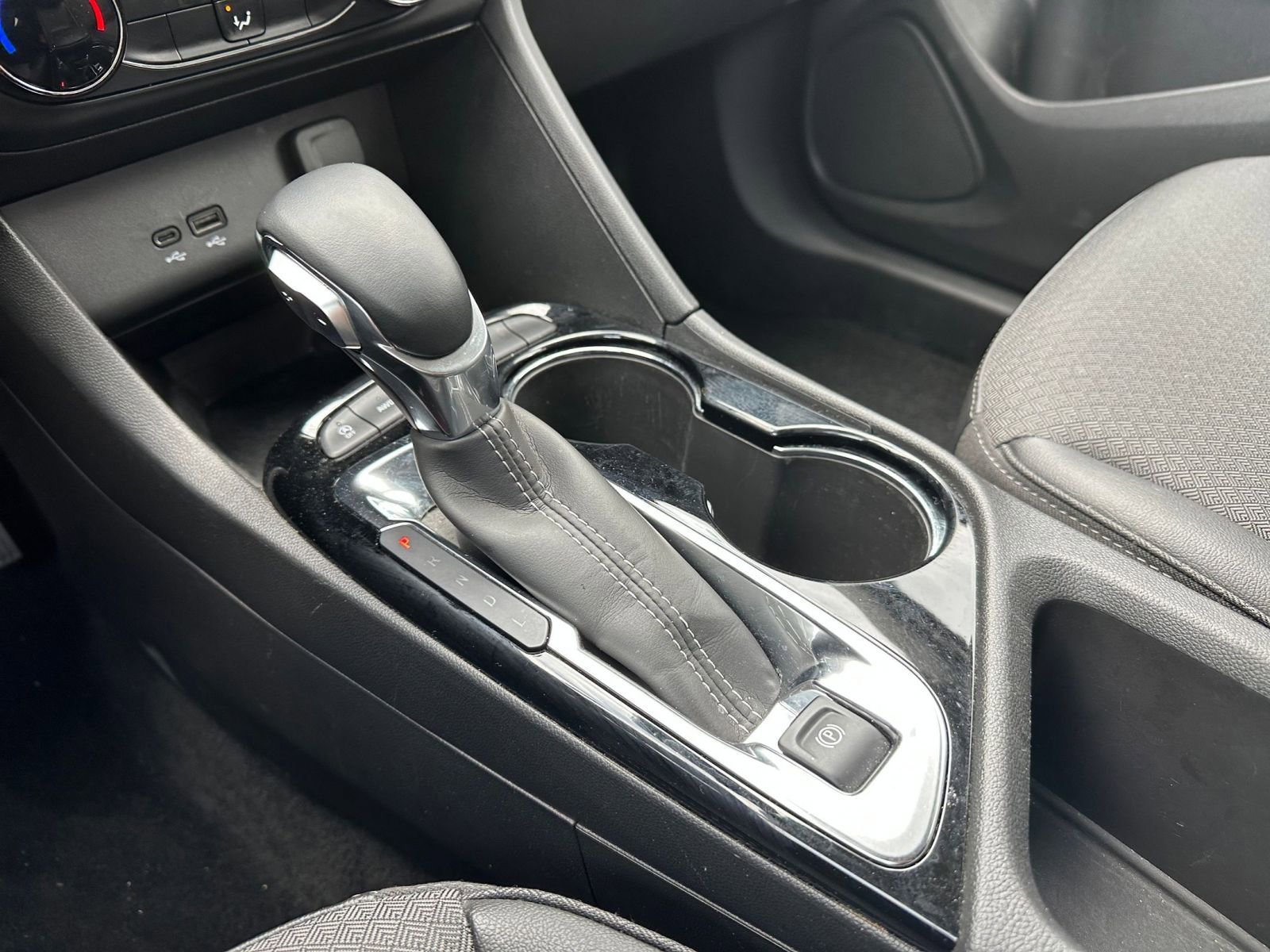 Used 2025 Buick Encore GX Preferred image 40