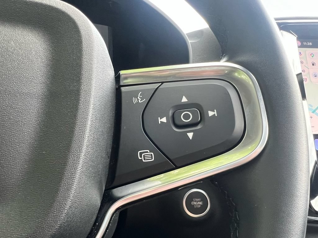 Certified 2025 Volvo XC40 B5 Core AWD/4WD image 13