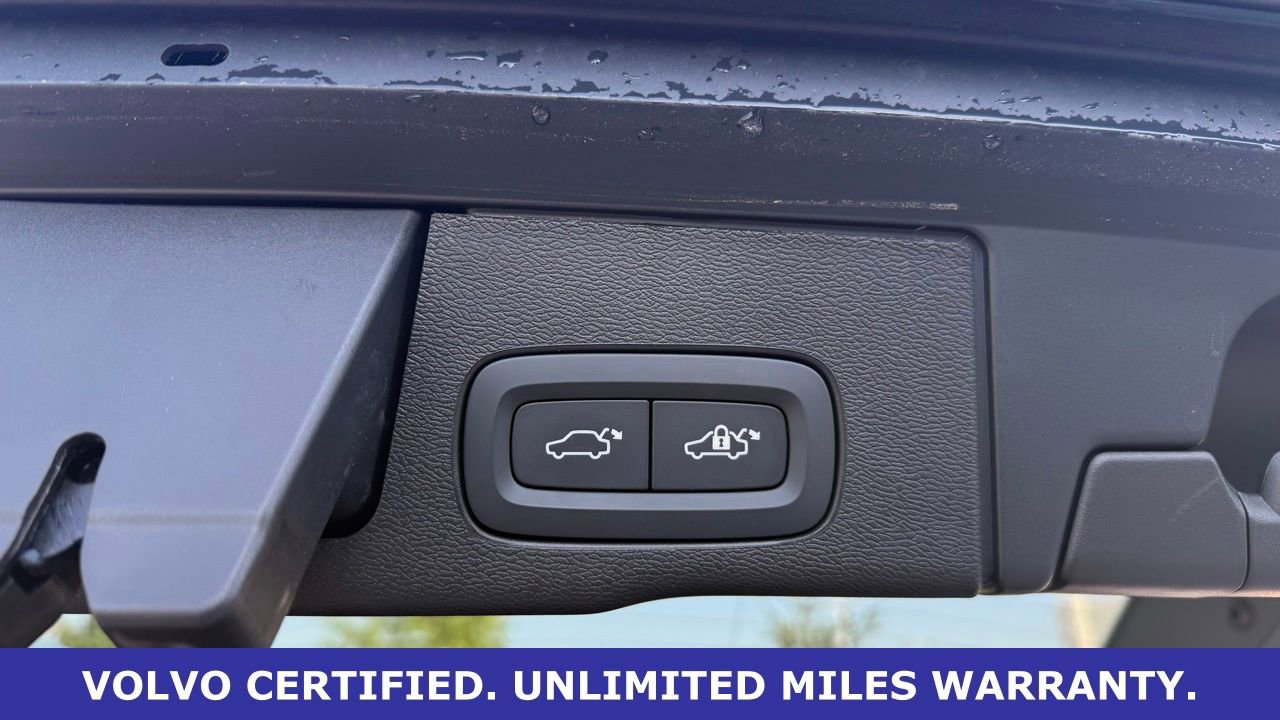 Certified 2025 Volvo XC60 B5 Plus AWD/4WD image 8