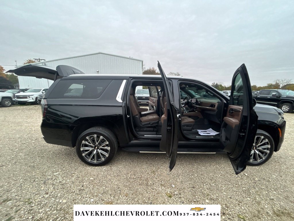 Used 2026 Chevrolet Suburban High Country w/ Sun And Tow Package AWD/4WD image 30