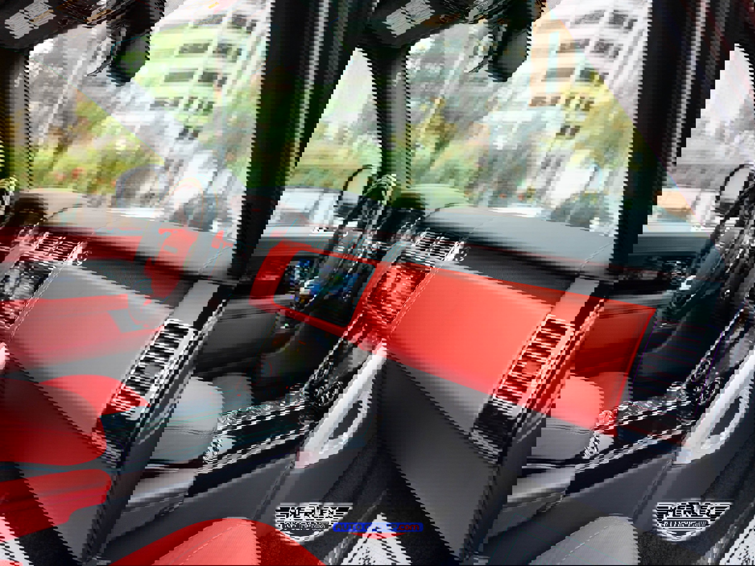 Used 2020 Land Rover Range Rover Autobiography image 15