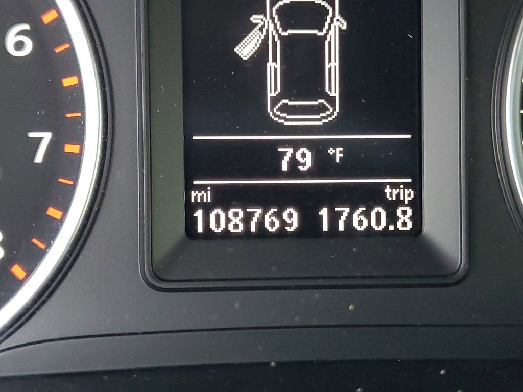 Used 2017 Volkswagen Tiguan S image 27