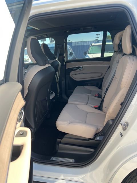 New 2026 Volvo XC90 B6 Plus w/ Protection Package Premier image 26