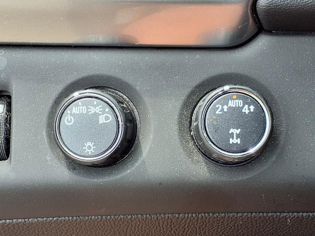 Used 2019 Chevrolet Suburban LT image 16