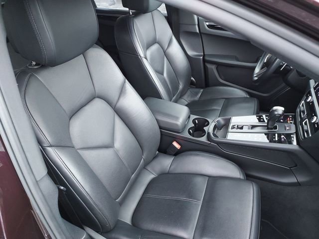 Used 2023 Porsche Macan Turbo image 28