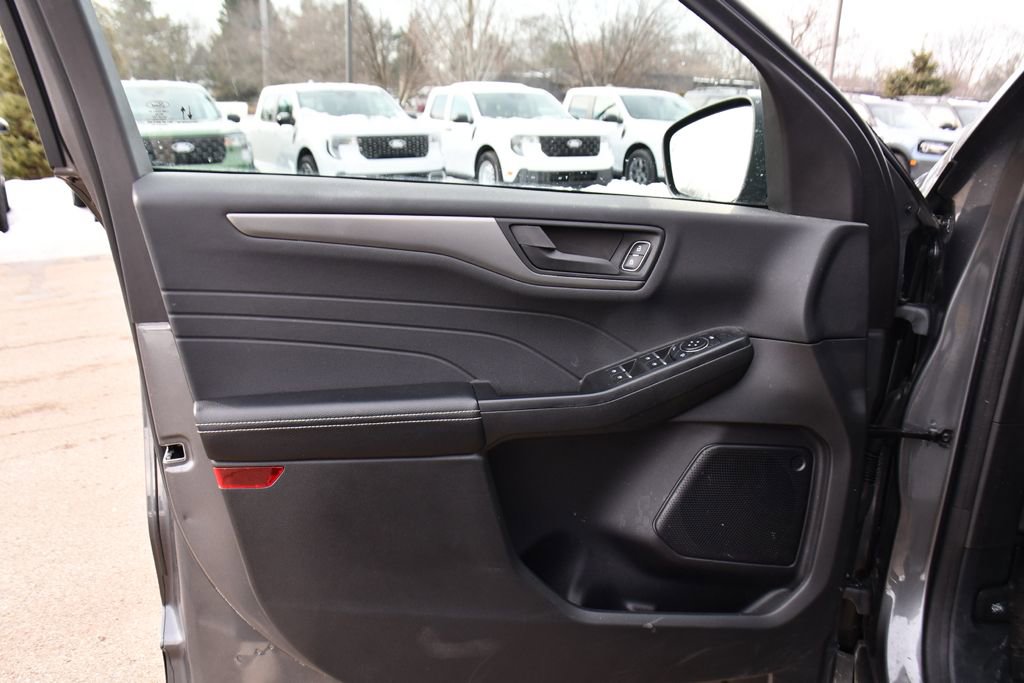 Used 2023 Ford Escape Active image 22