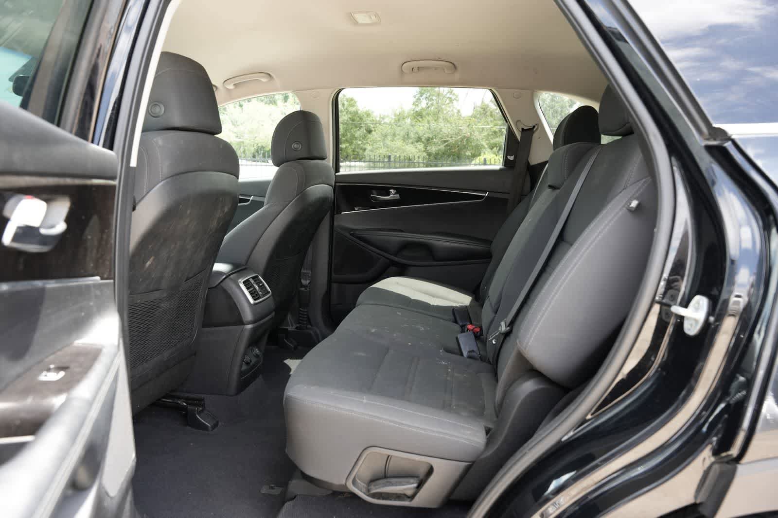 Used 2017 Kia Sorento FWD w/ LX Convenience Package image 14