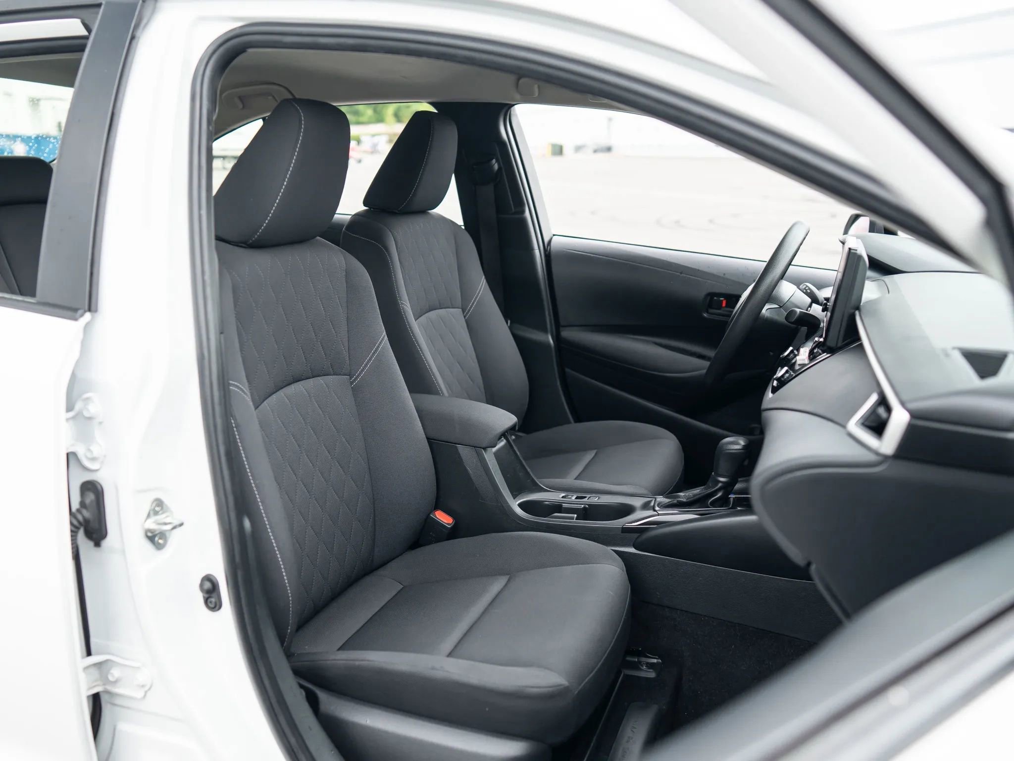 Used 2024 Toyota Corolla LE FWD image 18