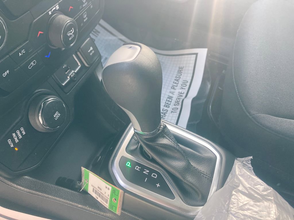 Used 2018 Jeep Renegade Latitude image 28