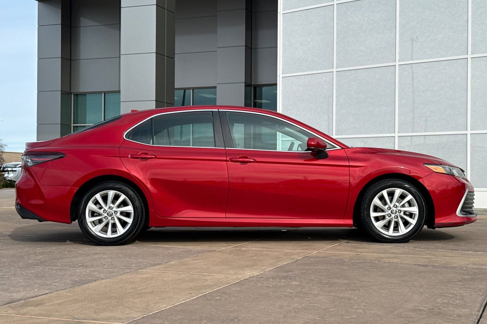 Certified 2023 Toyota Camry LE FWD image 3