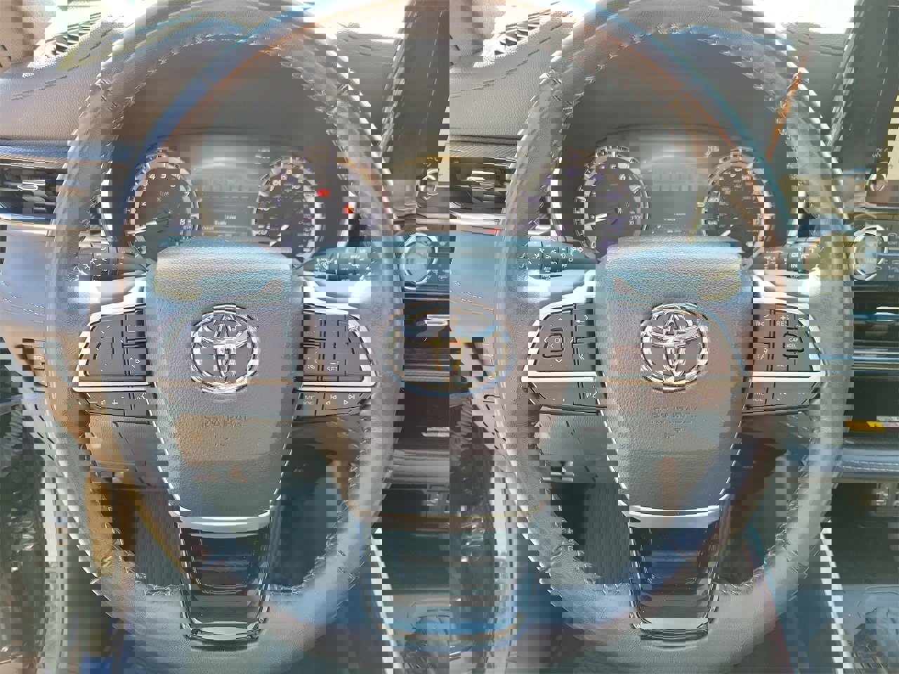 Used 2024 Toyota Highlander XSE image 20