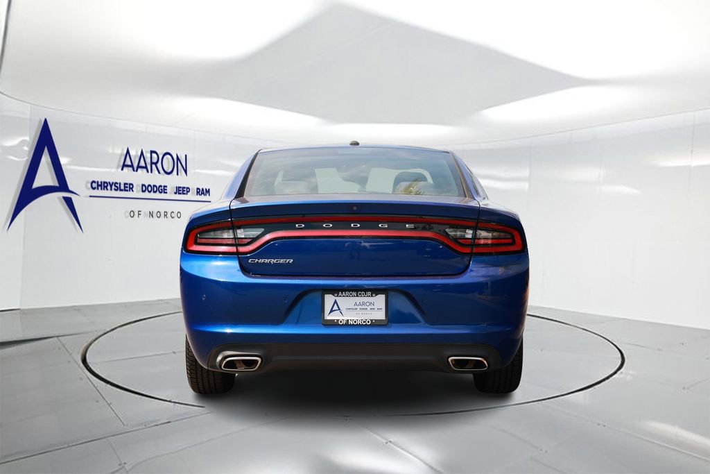 Used 2020 Dodge Charger SXT w/ Driver Convenience Group image 3