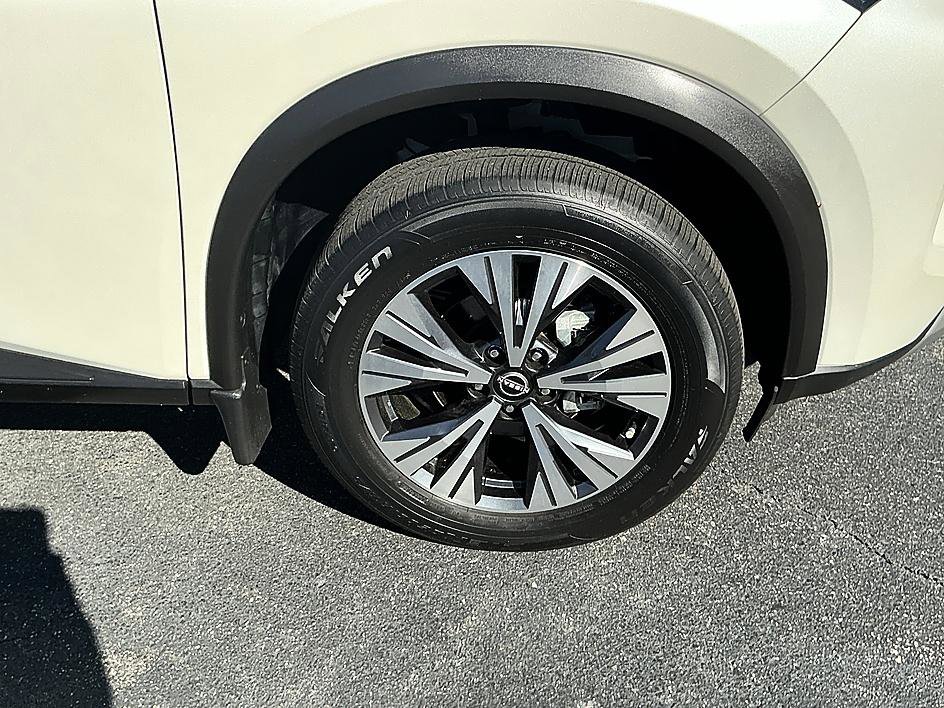 Certified 2023 Nissan Rogue SV image 10