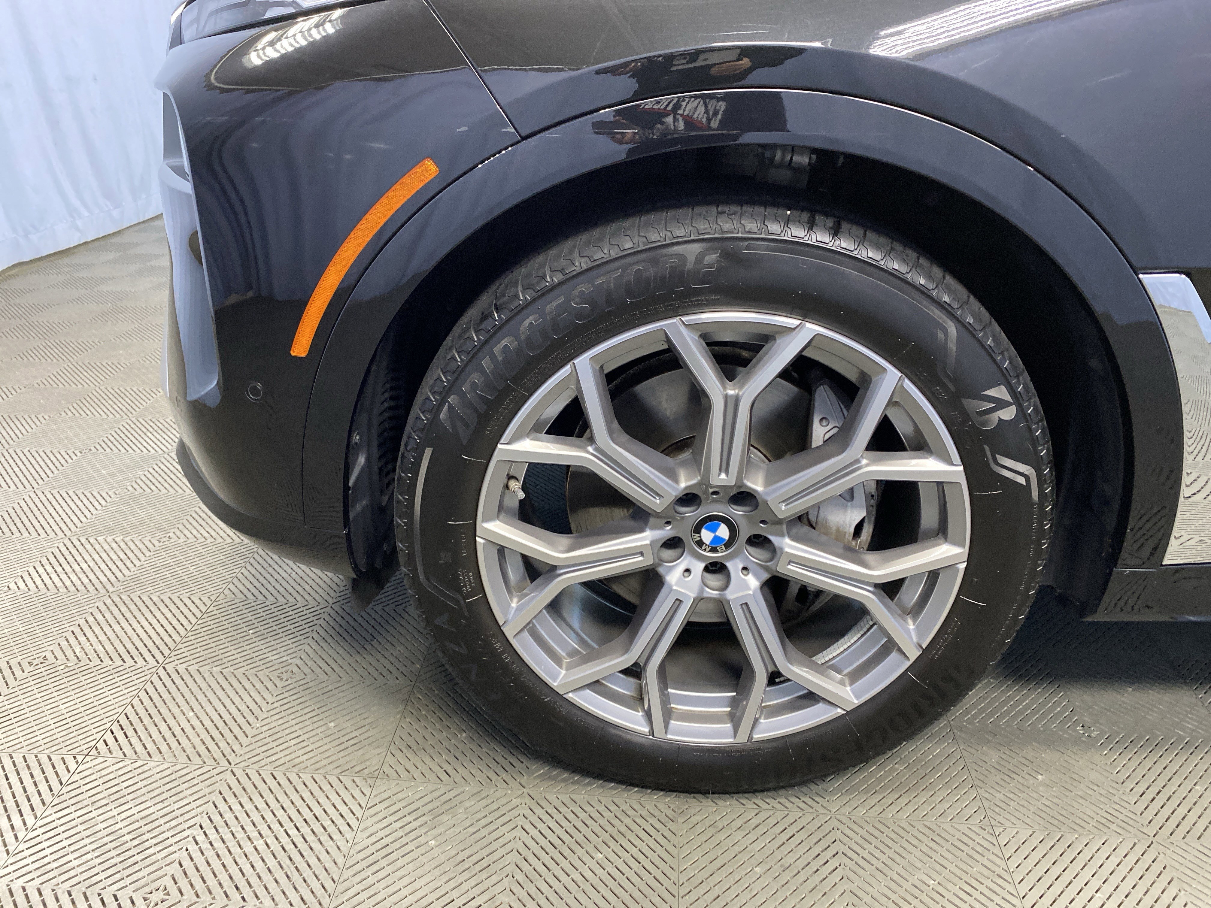 Used 2024 BMW X7 xDrive40i w/ Premium Package image 44