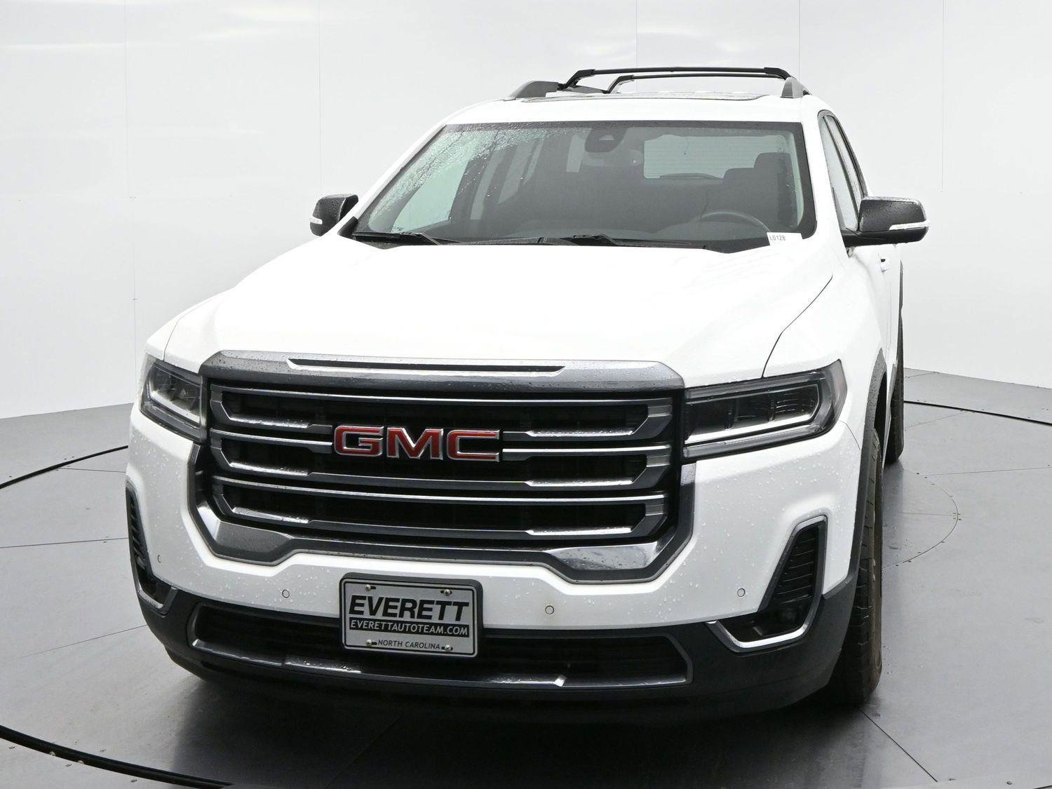 Used 2023 GMC Acadia AT4 w/ LPO, 'HIT The Road' Package AWD/4WD image 3